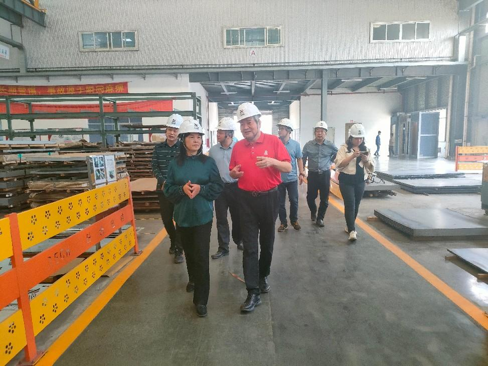 ?清遠(yuǎn)市市委常委、政協(xié)副主席梁思一行蒞臨我司開展企業(yè)調(diào)研